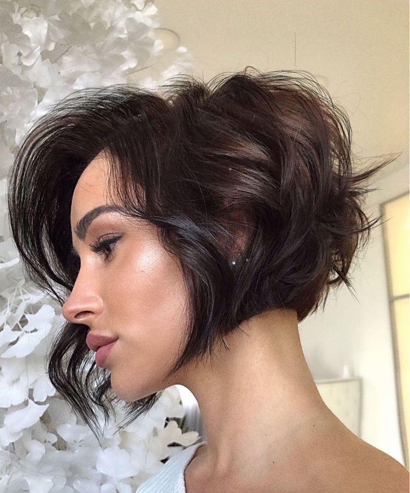 21 Cool Short Wavy Haircuts in 2021 - TheStyleplus